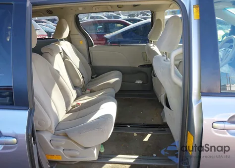 2013 Toyota Sienna Le V6 8 Passenger from USA, damaged, VIN 5TDKK3DC2DS372953